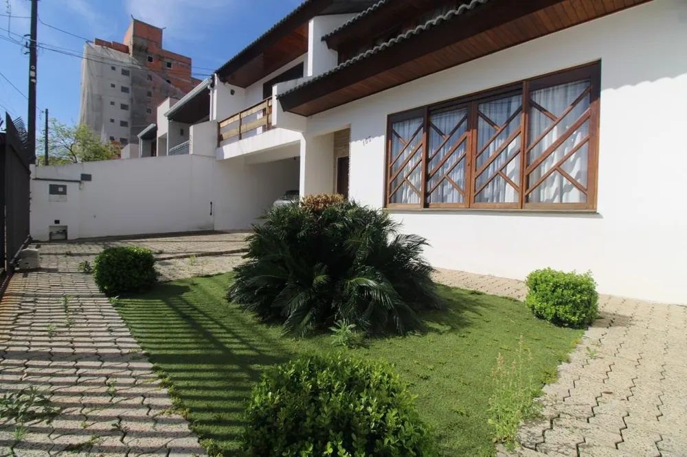Casa, 3 quartos, 327 m² - Foto 1
