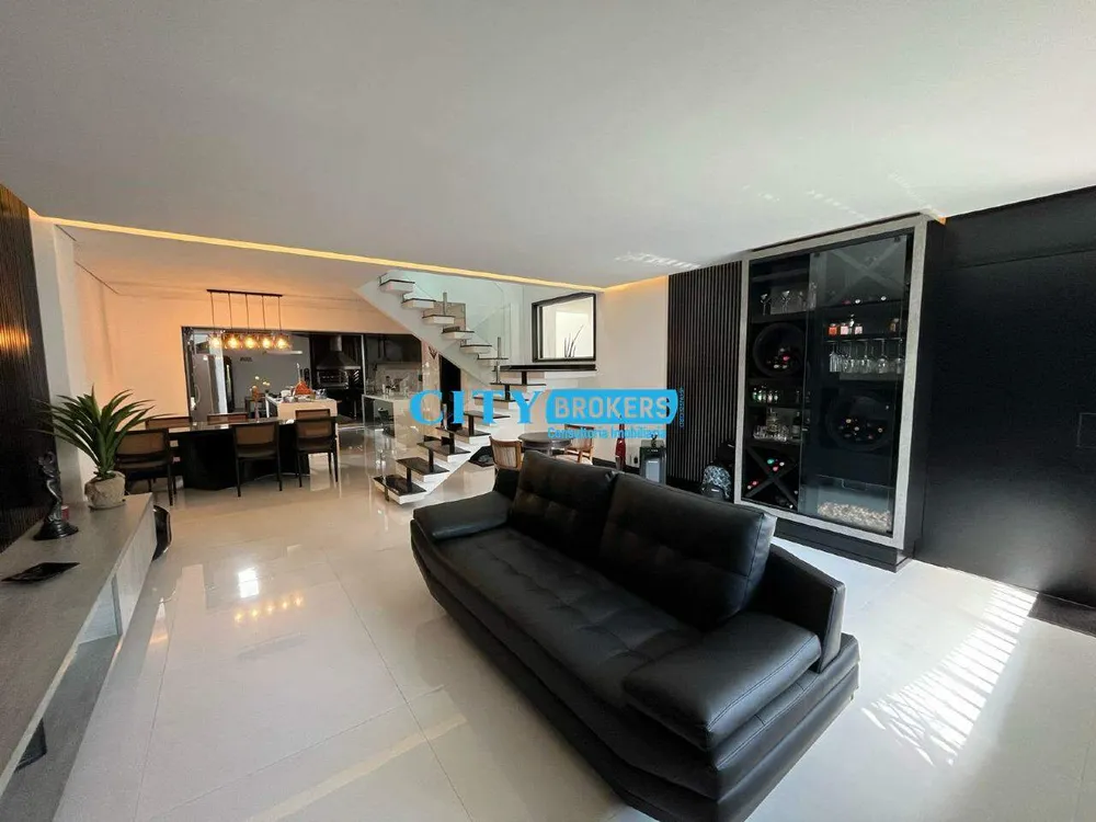 Sobrado, 4 quartos, 260 m² - Foto 1