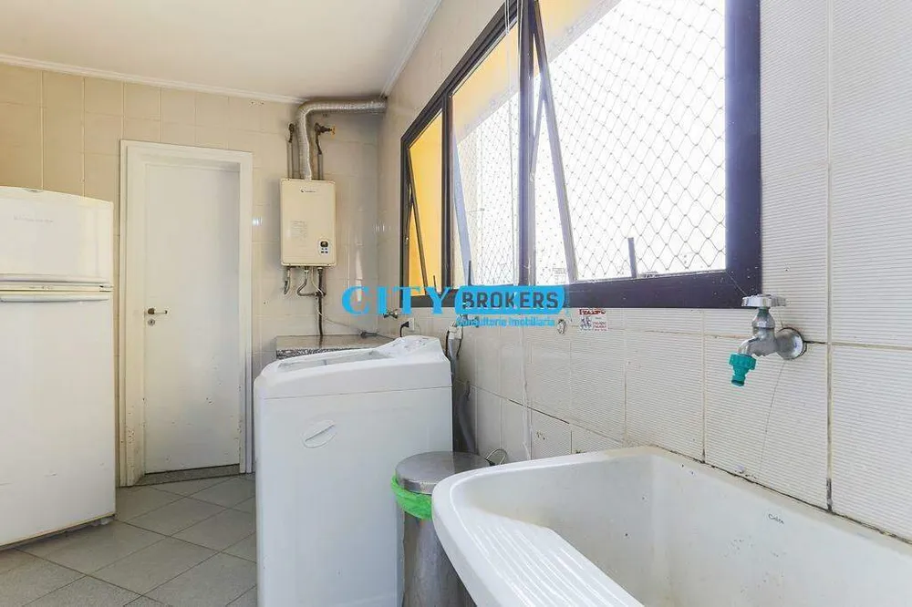 Apartamento, 3 quartos, 211 m² - Foto 1