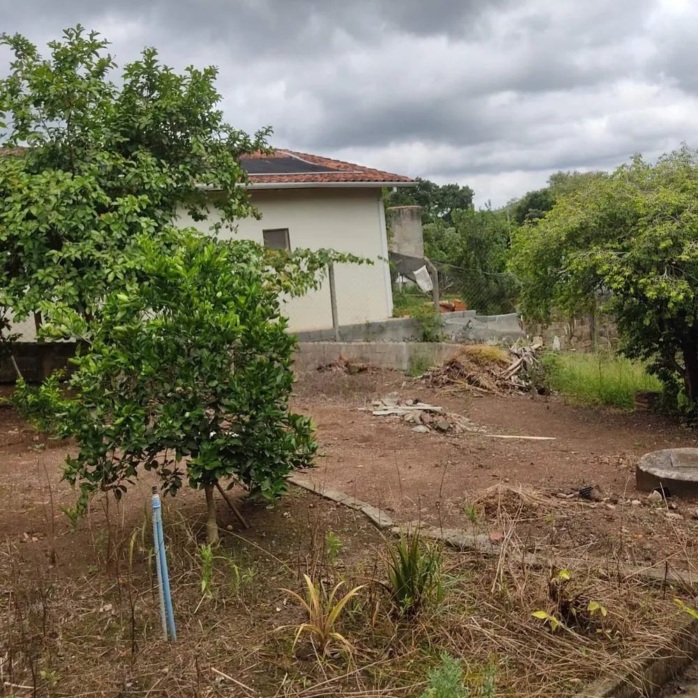 Chácara, 3 quartos, 1830 m² - Foto 1