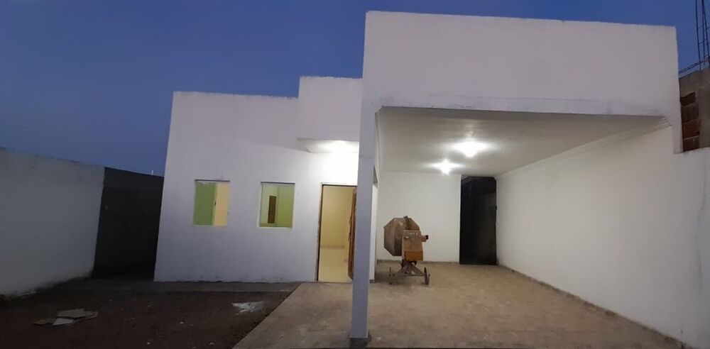 Casa, 2 quartos, 200 m² - Foto 1