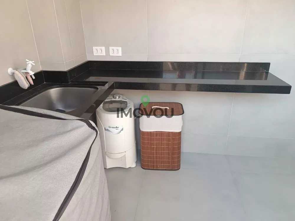 Casa, 4 quartos, 340 m² - Foto 1