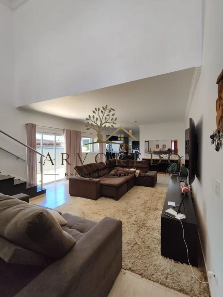 Casa, 4 quartos, 405 m² - Foto 1