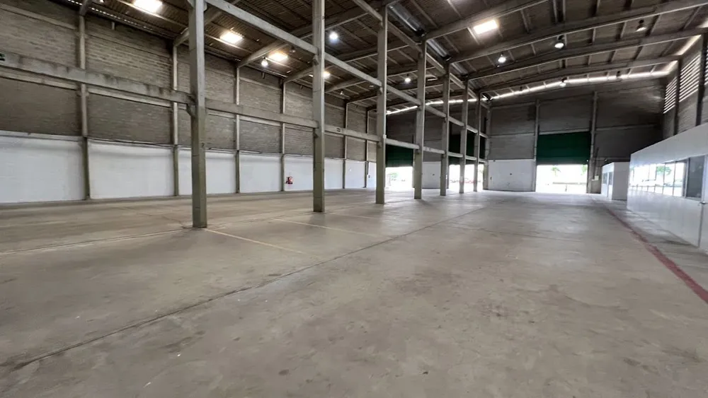 Depósito-Galpão, 5400 m² - Foto 1
