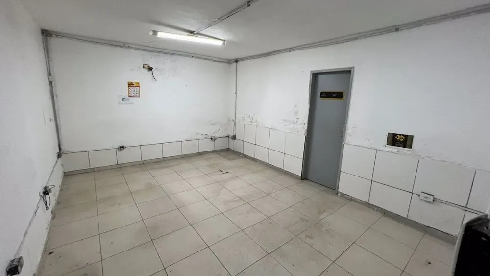 Depósito-Galpão, 704 m² - Foto 1