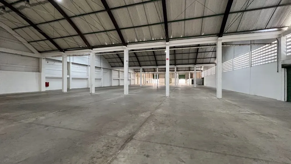 Depósito-Galpão, 2400 m² - Foto 1