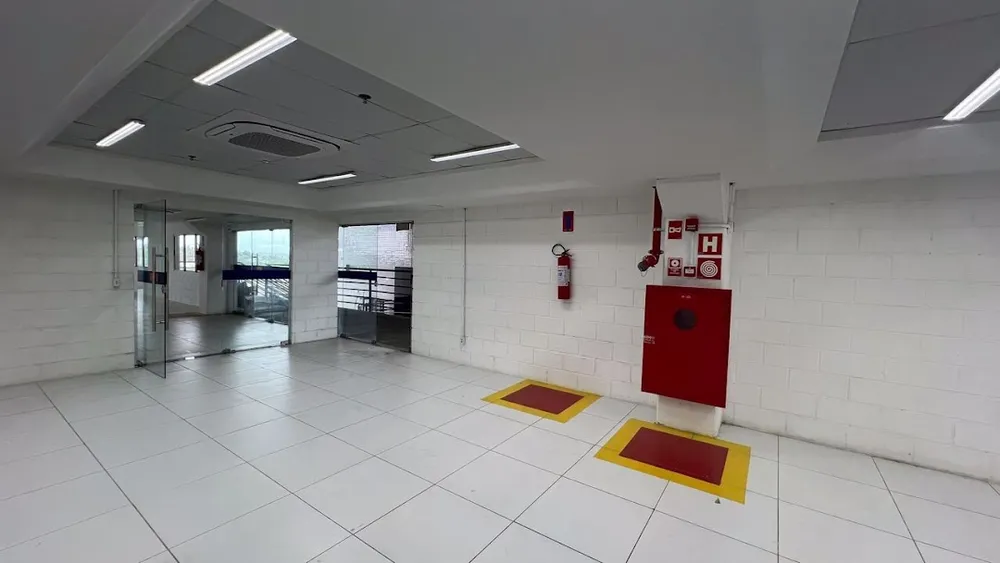 Depósito-Galpão, 15000 m² - Foto 1