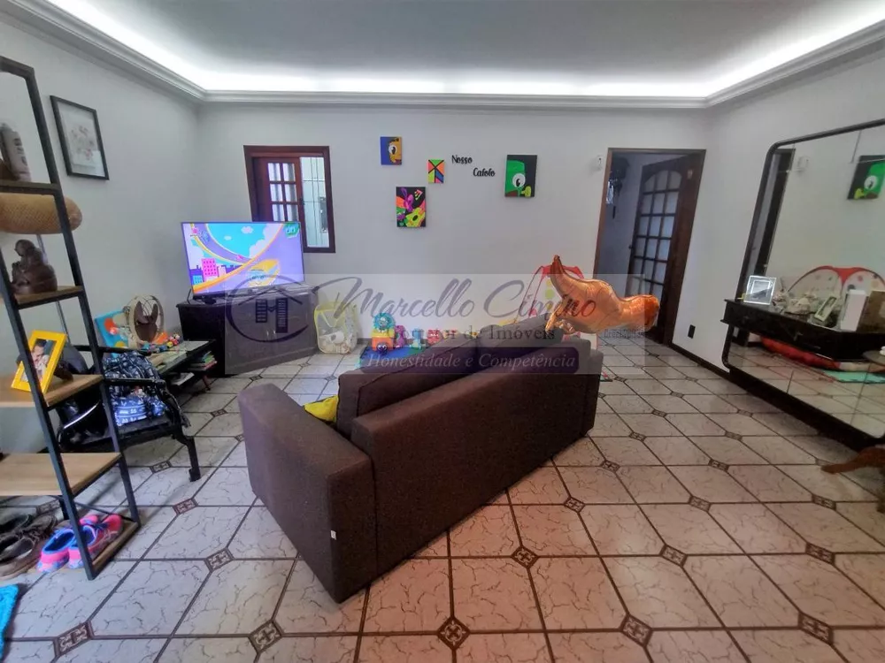 Sobrado à venda com 3 quartos, 217m² - Foto 2