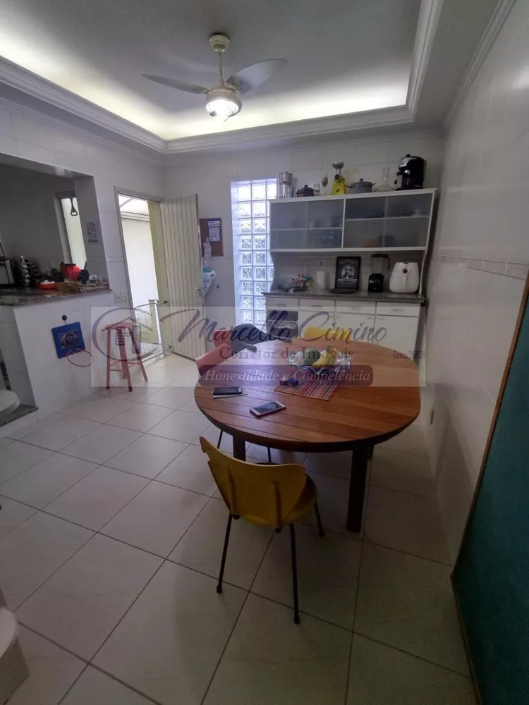 Sobrado à venda com 3 quartos, 217m² - Foto 11