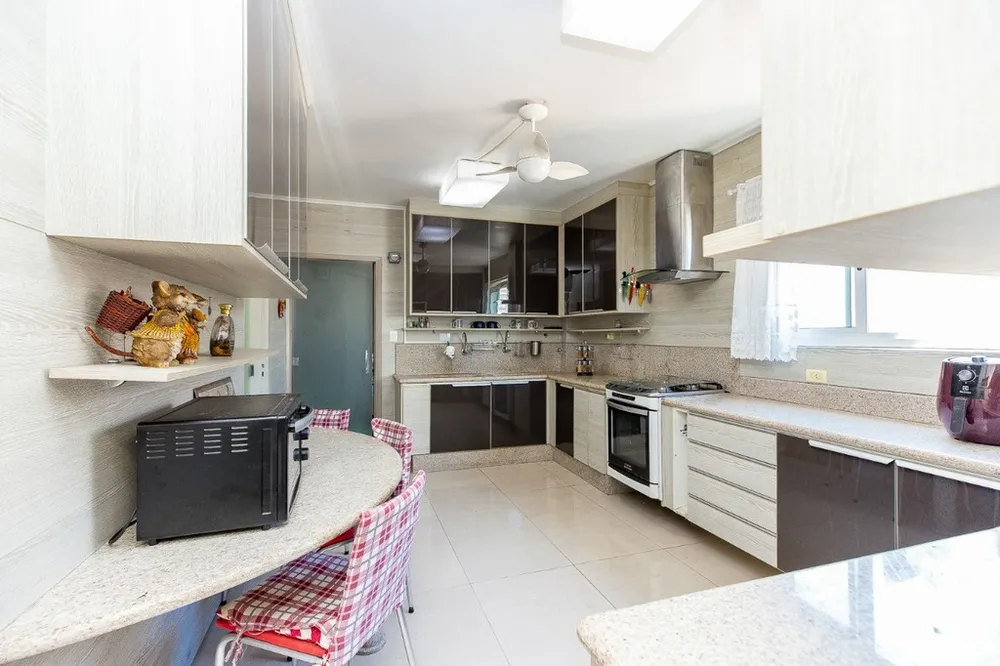 Apartamento, 3 quartos, 230 m² - Foto 1
