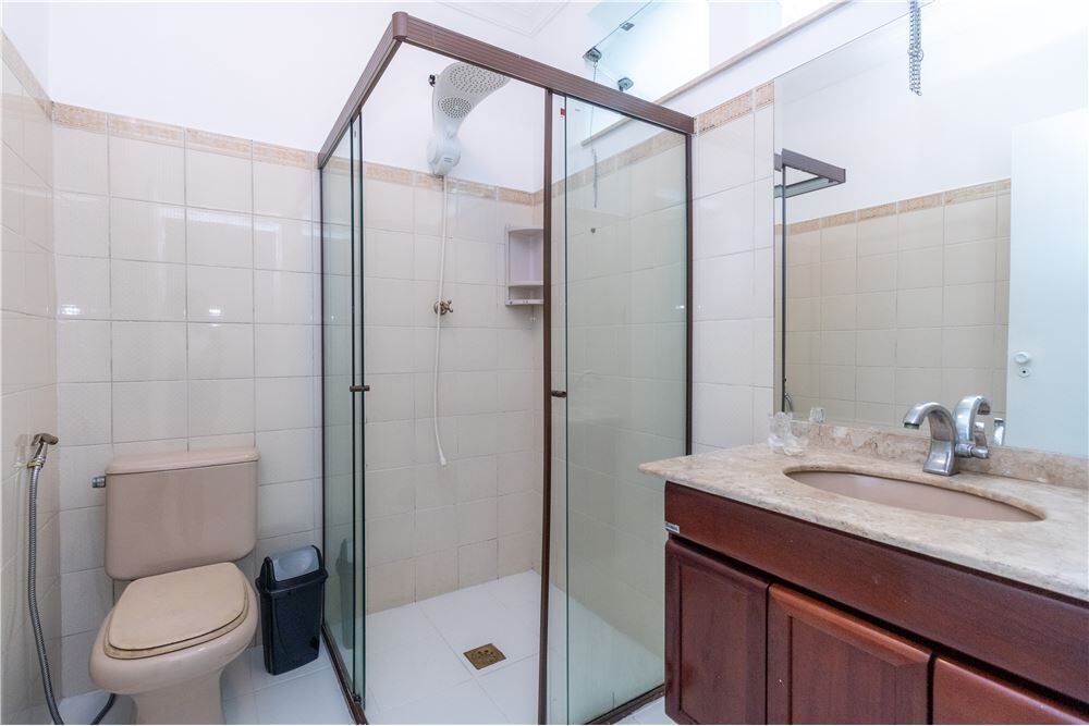 Casa à venda com 3 quartos, 239m² - Foto 9