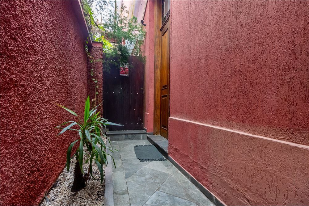 Casa à venda com 3 quartos, 239m² - Foto 4