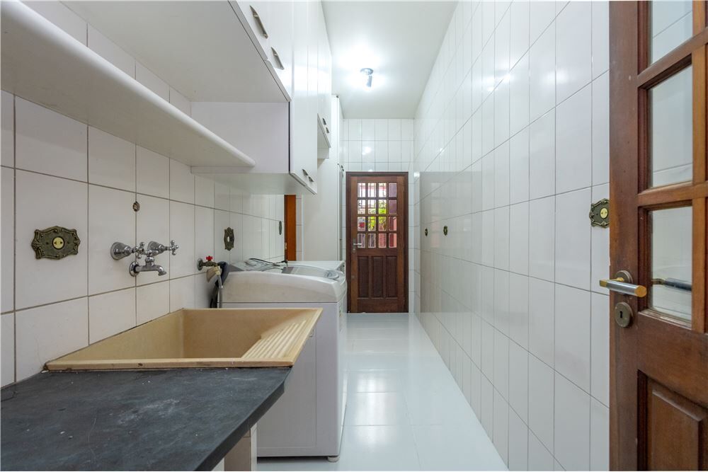 Casa à venda com 3 quartos, 239m² - Foto 5