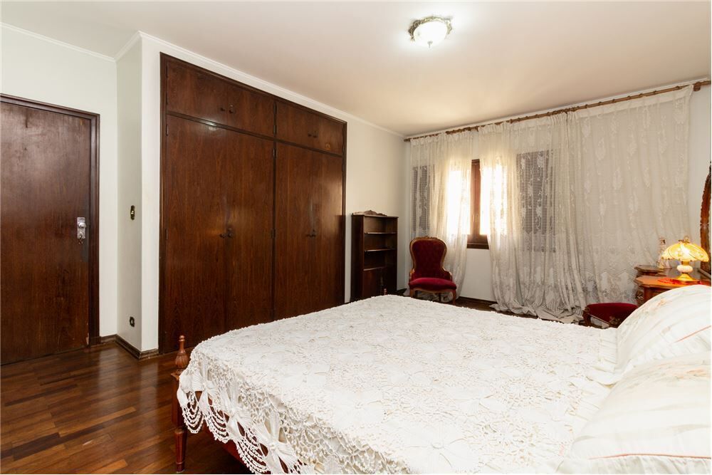 Casa, 3 quartos, 242 m² - Foto 8