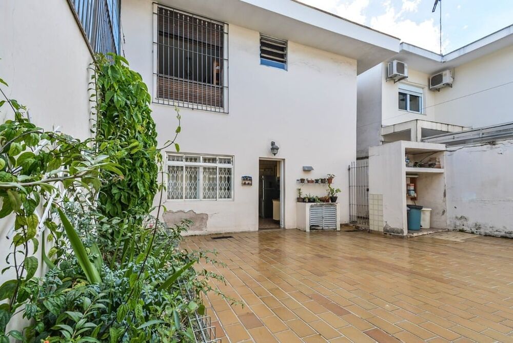 Casa, 4 quartos, 242 m² - Foto 1
