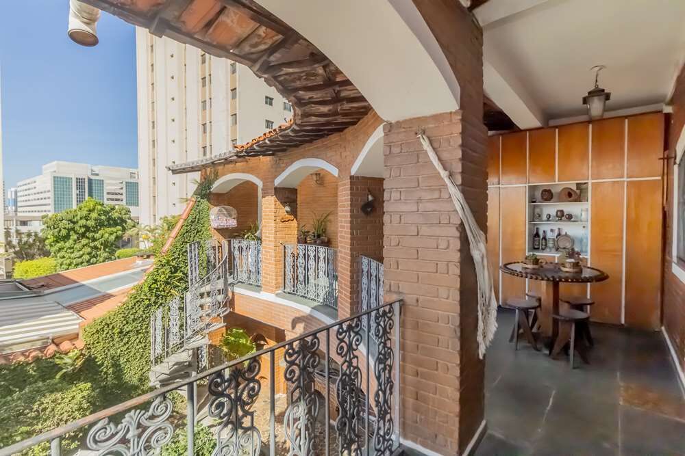 Casa à venda com 4 quartos, 333m² - Foto 8