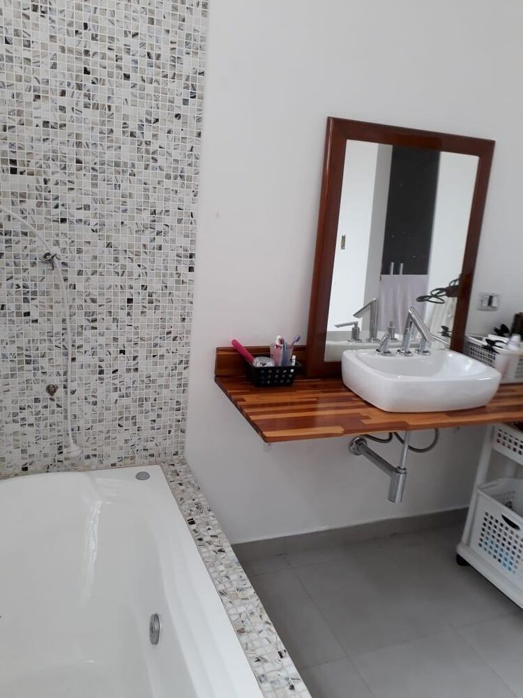 Casa, 4 quartos, 220 m² - Foto 1