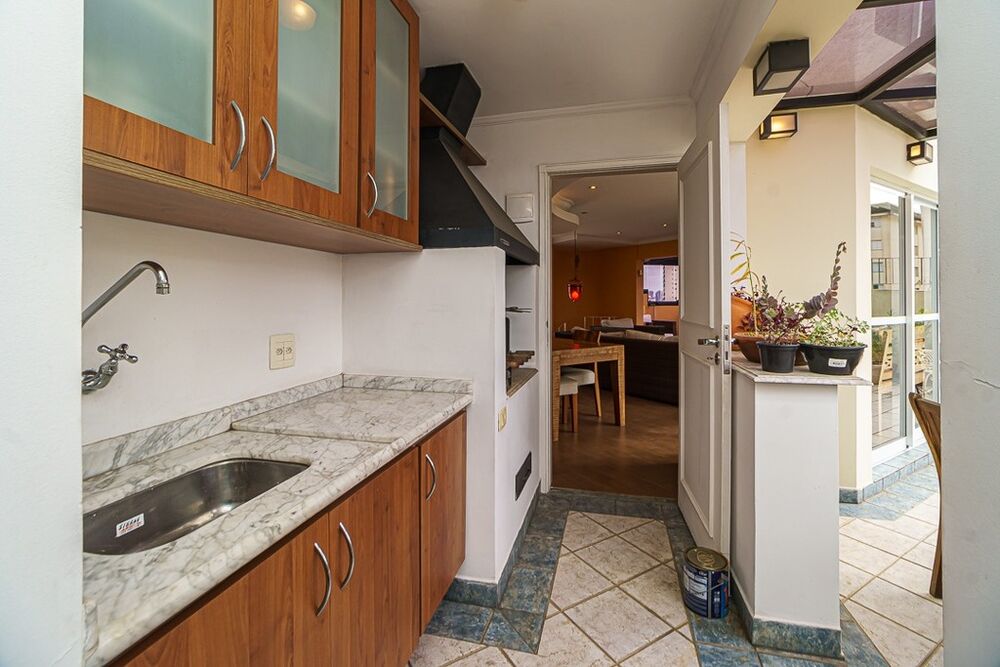 Cobertura, 3 quartos, 231 m² - Foto 2