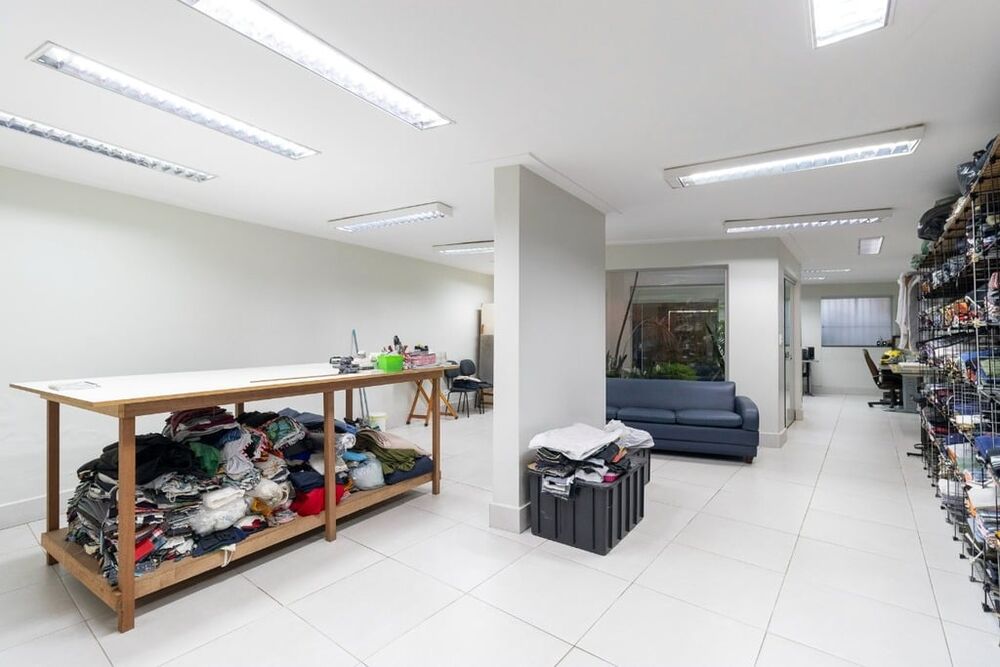 Casa à venda com 3 quartos, 220m² - Foto 3