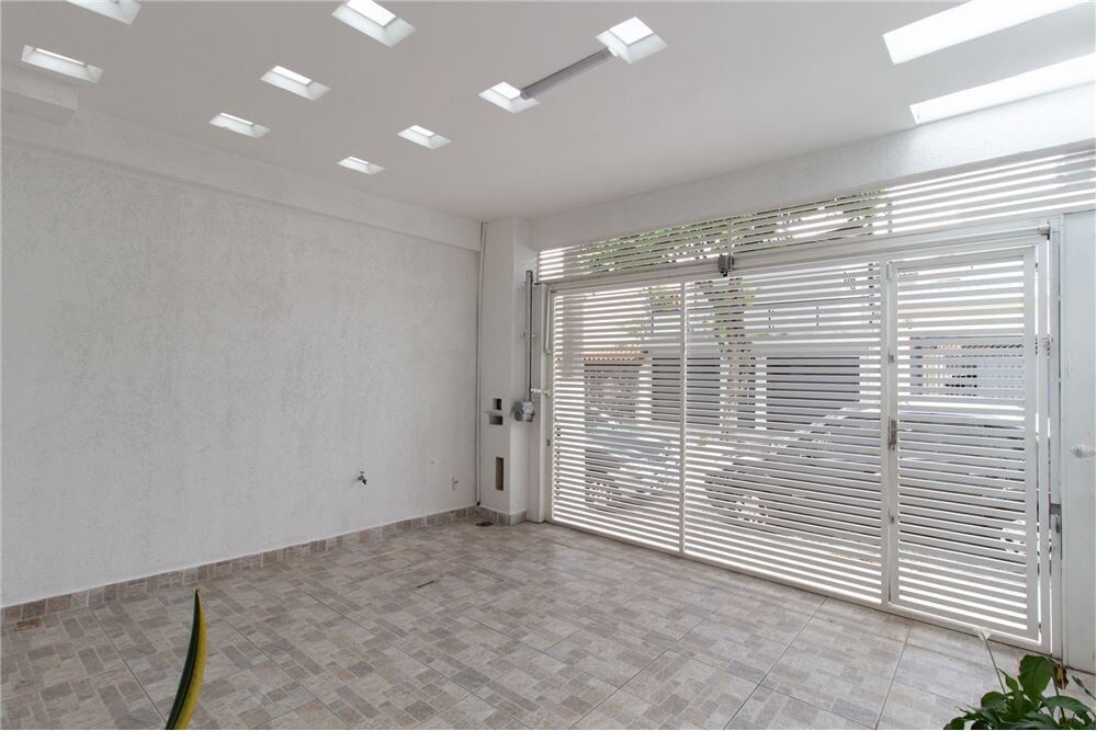 Casa à venda com 3 quartos, 120m² - Foto 2