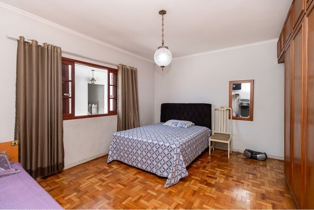 Casa à venda com 3 quartos, 190m² - Foto 1