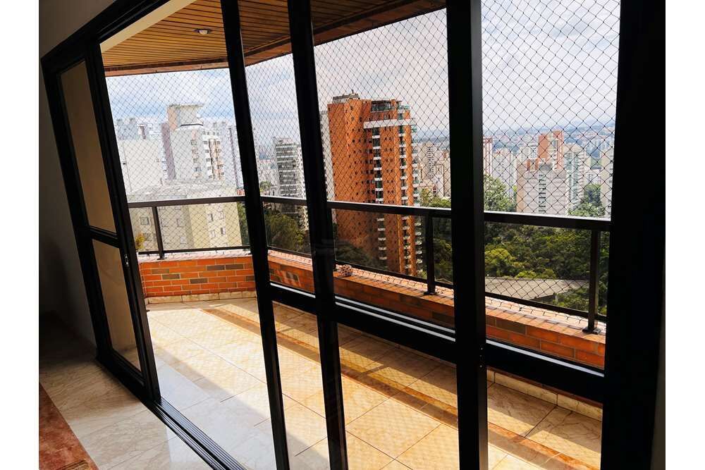 Apartamento à venda com 3 quartos, 176m² - Foto 8