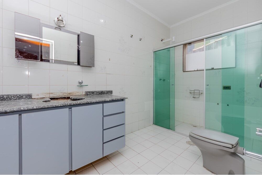 Casa à venda com 3 quartos, 250m² - Foto 1