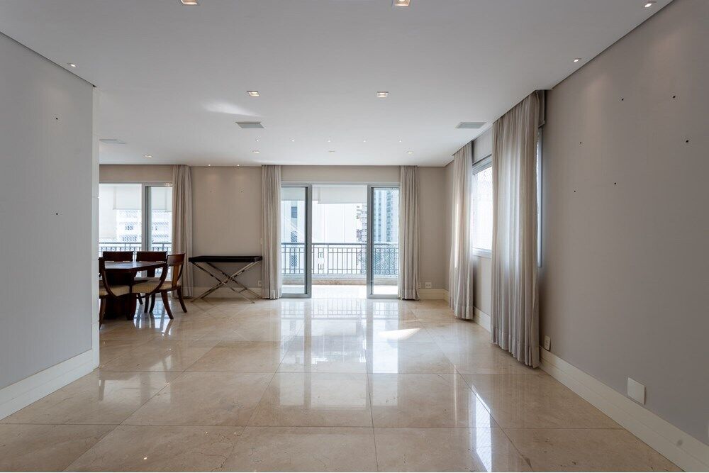 Apartamento à venda com 4 quartos, 221m² - Foto 10