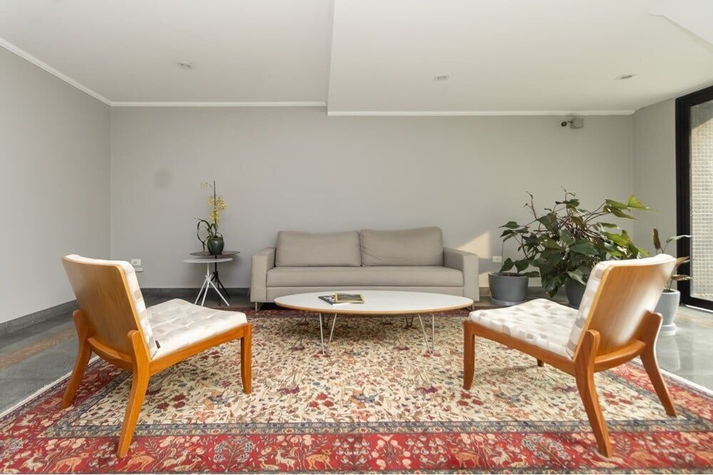 Apartamento à venda com 2 quartos, 130m² - Foto 2