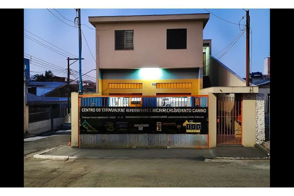 Casa, 6 quartos, 200 m² - Foto 1