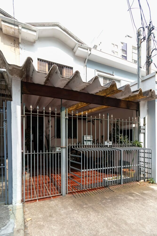 Casa à venda com 2 quartos, 100m² - Foto 1