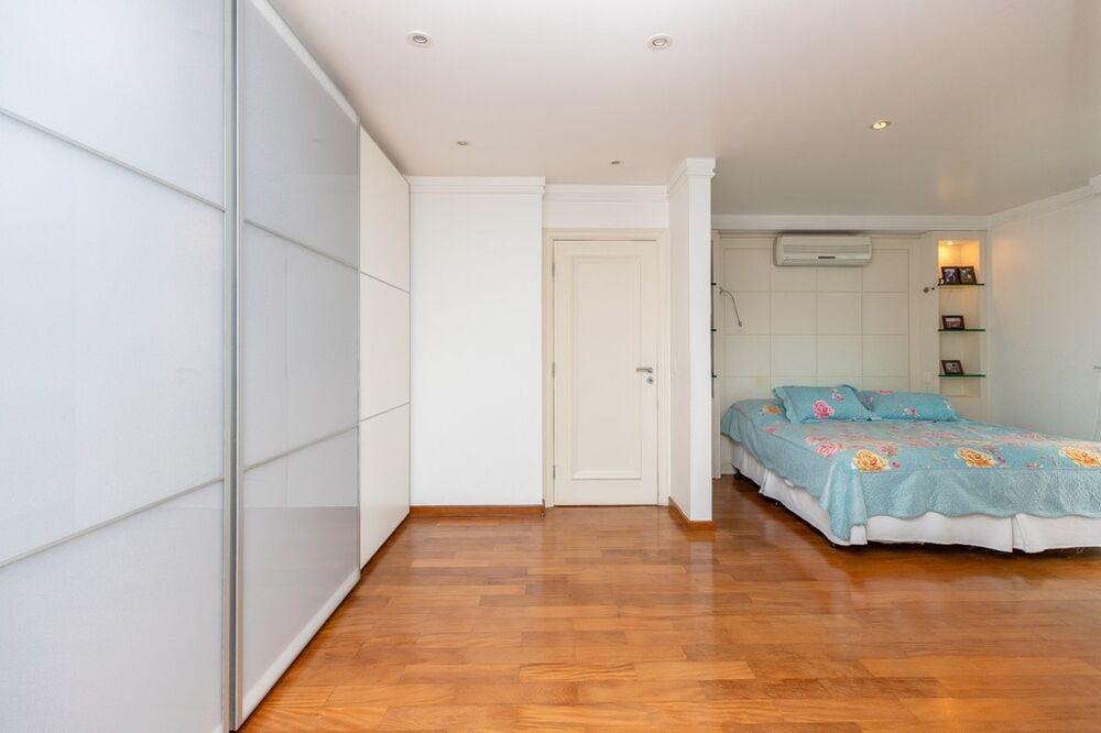 Apartamento à venda com 4 quartos, 280m² - Foto 2