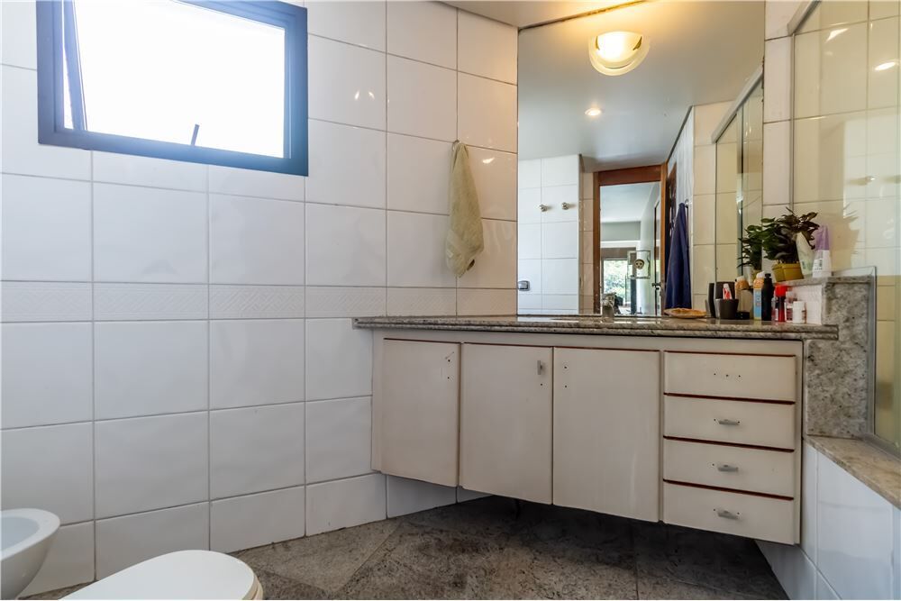 Apartamento, 3 quartos, 245 m² - Foto 2