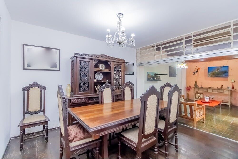 Casa, 6 quartos, 239 m² - Foto 2