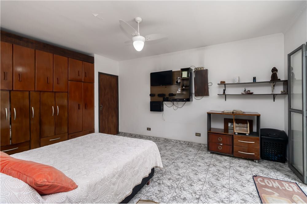 Casa, 3 quartos, 198 m² - Foto 1
