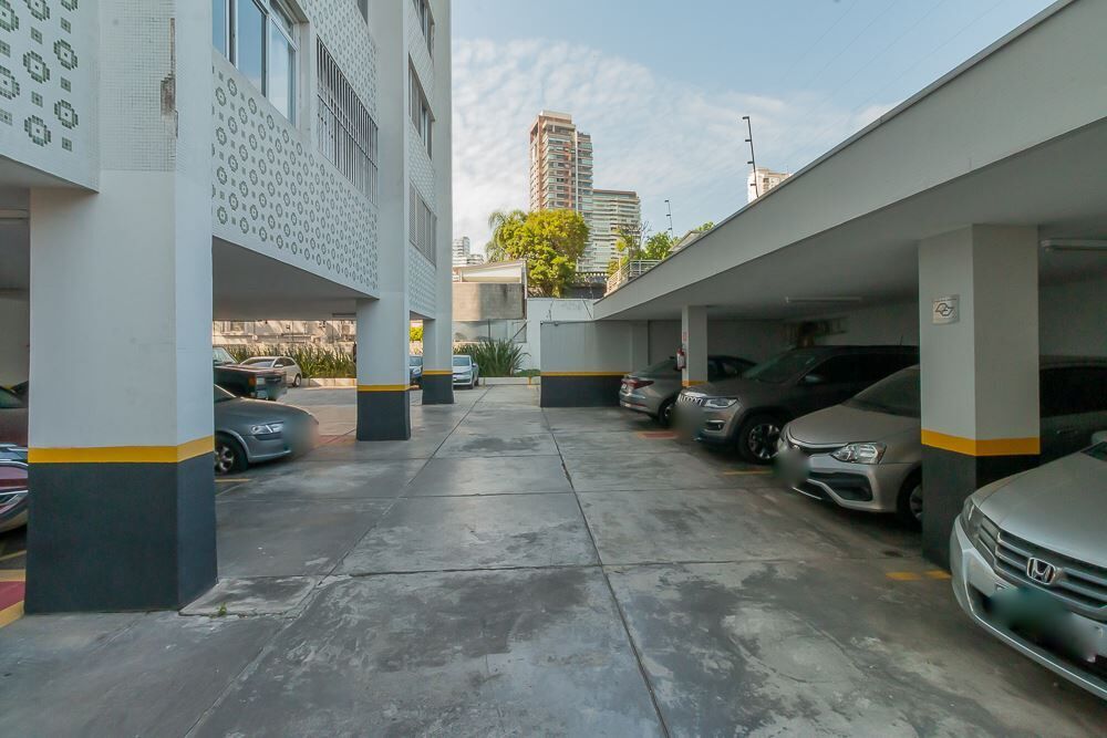 Apartamento à venda com 2 quartos, 80m² - Foto 2