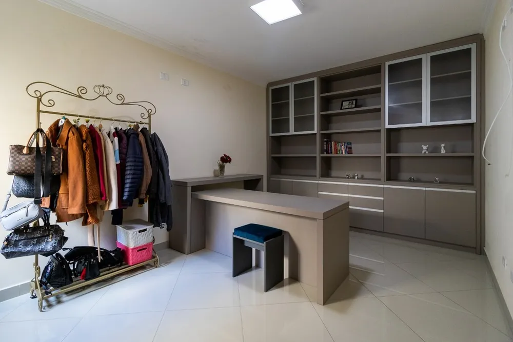 Casa, 4 quartos, 213 m² - Foto 1