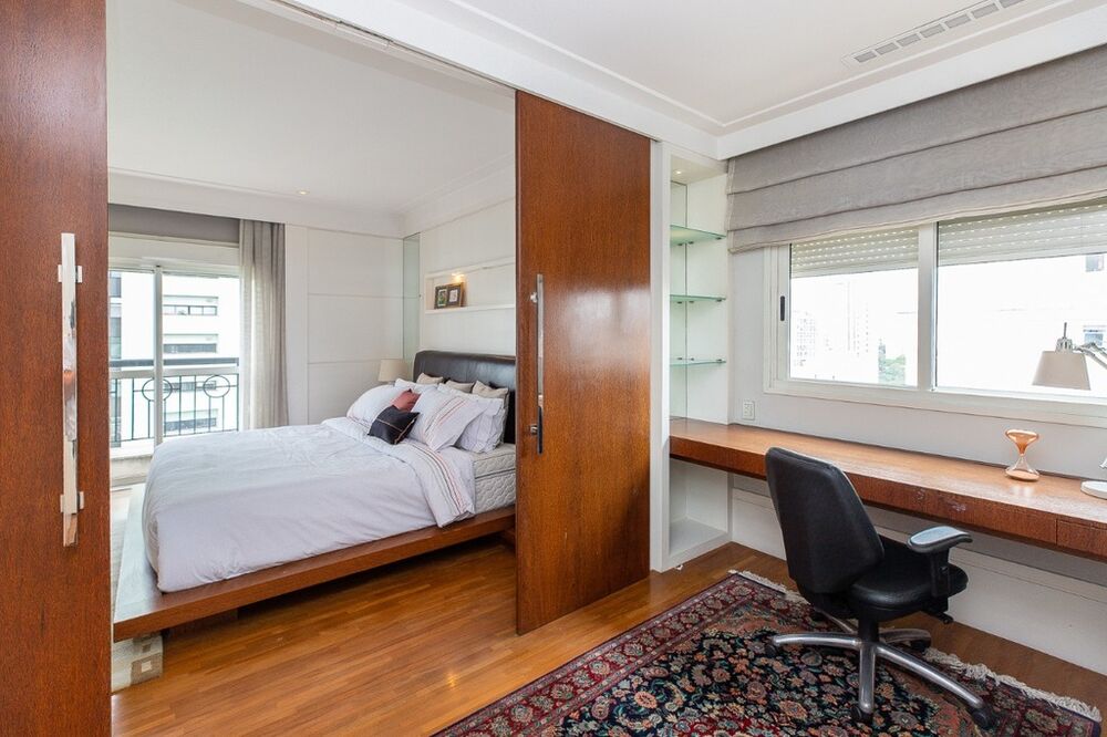 Apartamento à venda com 4 quartos, 300m² - Foto 1