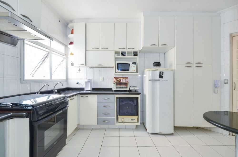 Apartamento à venda com 3 quartos, 136m² - Foto 9