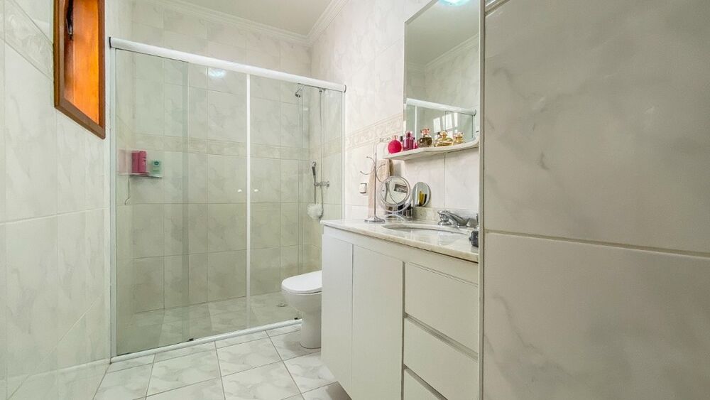 Casa à venda com 5 quartos, 275m² - Foto 1