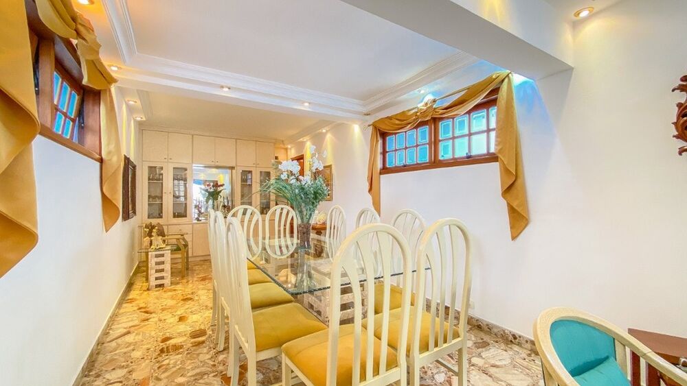 Casa à venda com 5 quartos, 275m² - Foto 11
