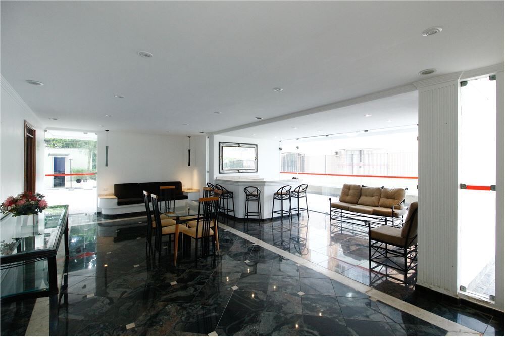 Apartamento à venda com 2 quartos, 69m² - Foto 2