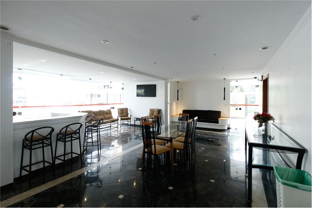 Apartamento à venda com 2 quartos, 69m² - Foto 3