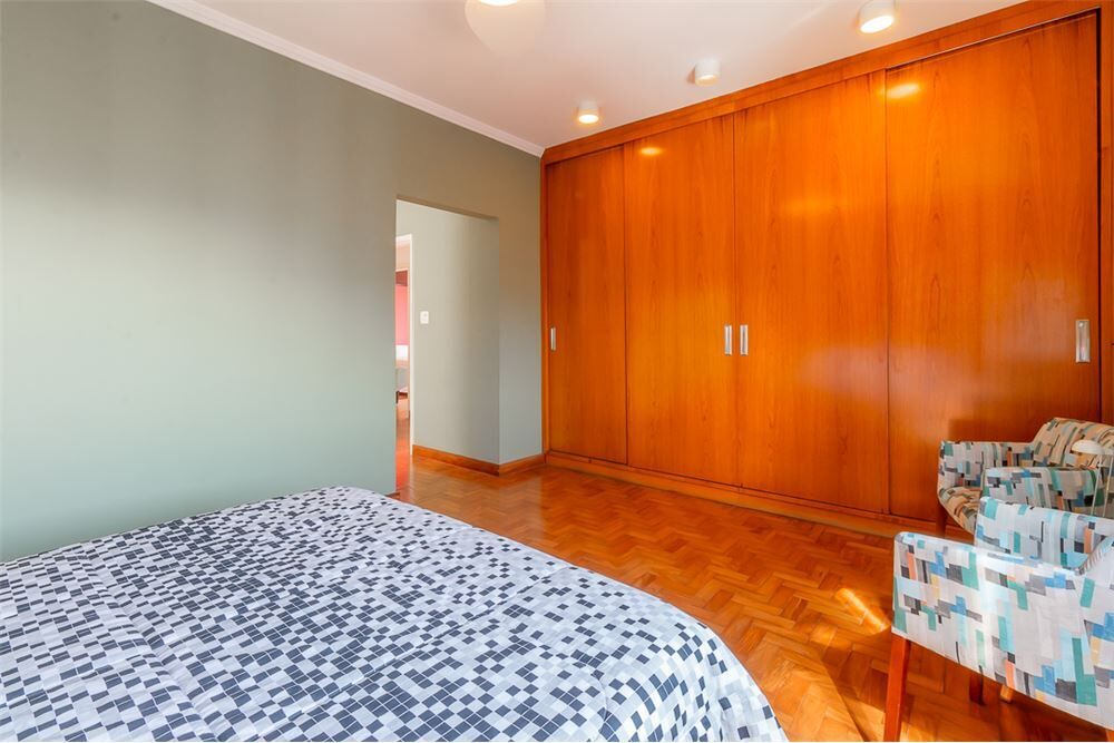 Apartamento à venda com 3 quartos, 212m² - Foto 3