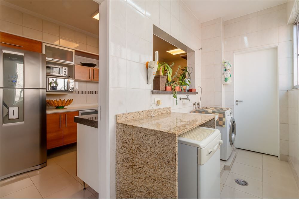 Apartamento à venda com 3 quartos, 212m² - Foto 8