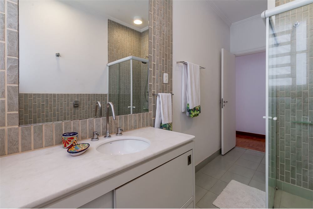 Apartamento à venda com 3 quartos, 212m² - Foto 6