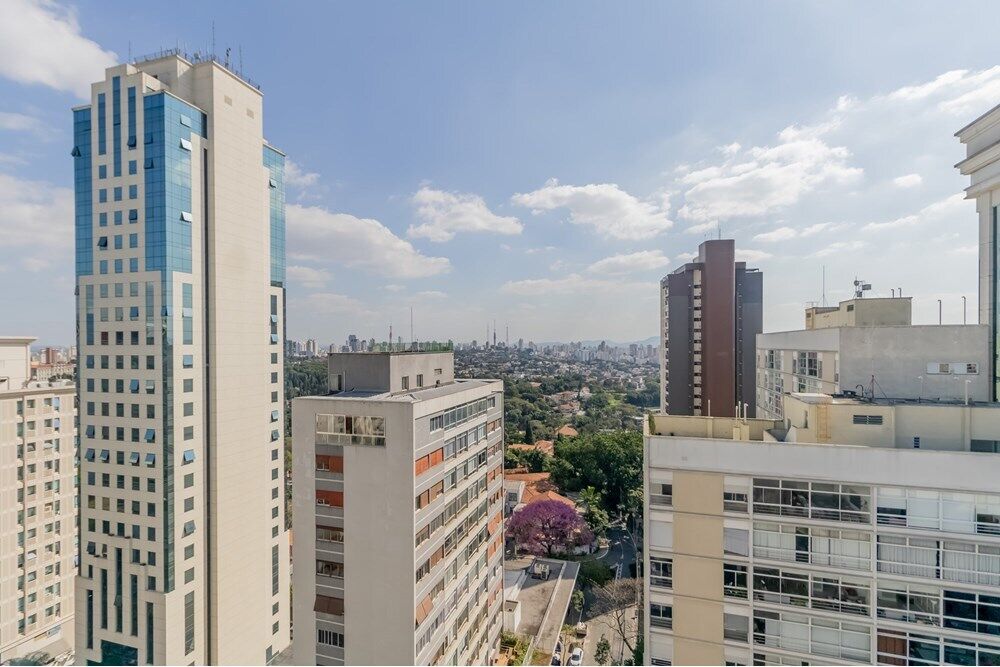 Apartamento à venda com 4 quartos, 238m² - Foto 2