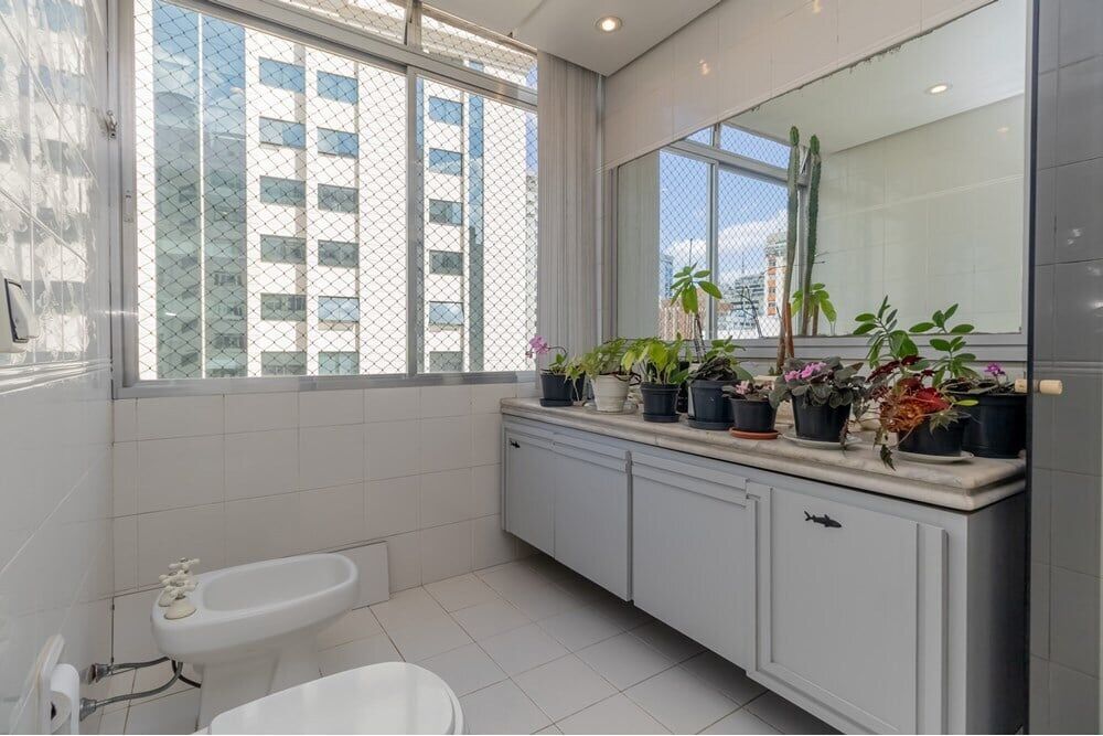 Apartamento à venda com 4 quartos, 238m² - Foto 8