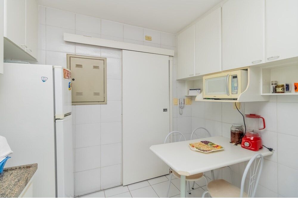 Apartamento à venda com 2 quartos, 72m² - Foto 4