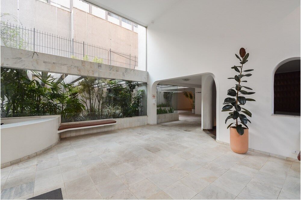 Apartamento à venda com 3 quartos, 120m² - Foto 2